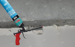 Akfix 850 Mega Spumă poliuretanică profesională cu randament mare, aplicare cu pistol, 65 L